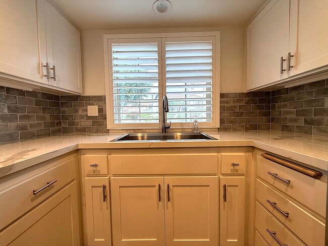 Photo - 6917 Pear Tree Dr