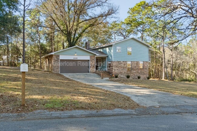 Photo - 1315 Grandview Dr