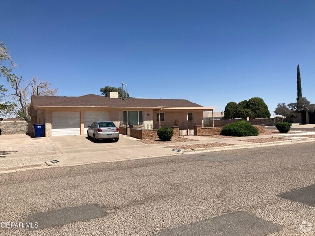 Building Photo - 1600 Vista Real Dr Rental
