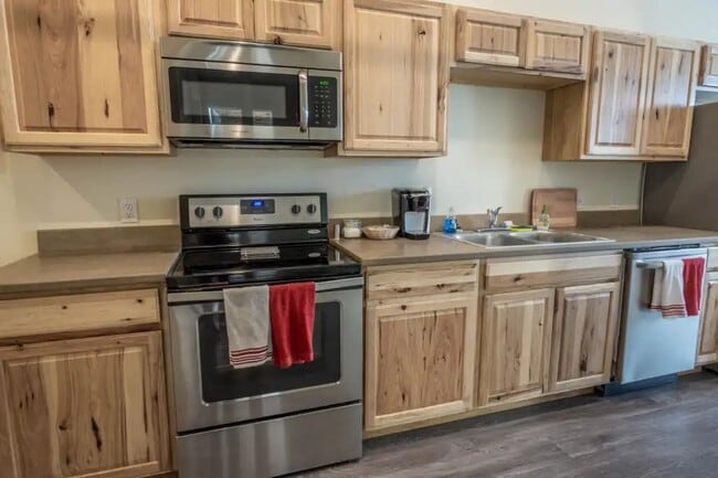 Photo - 108 W 6th St Unit A