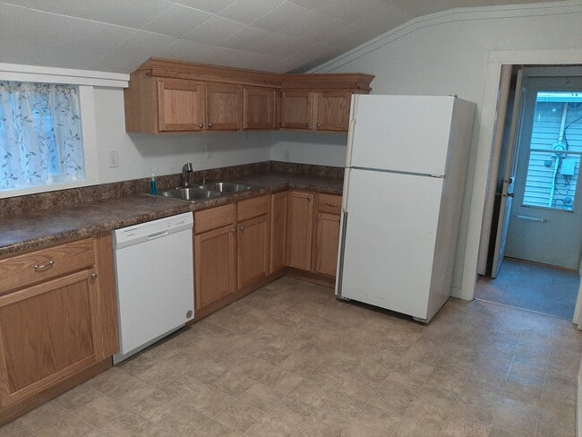 Photo - 1313 E 5th St