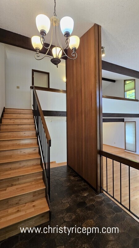 Photo - 15406 SE 46th Way