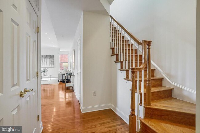 Photo - 1229 12th St NW Unidad 210