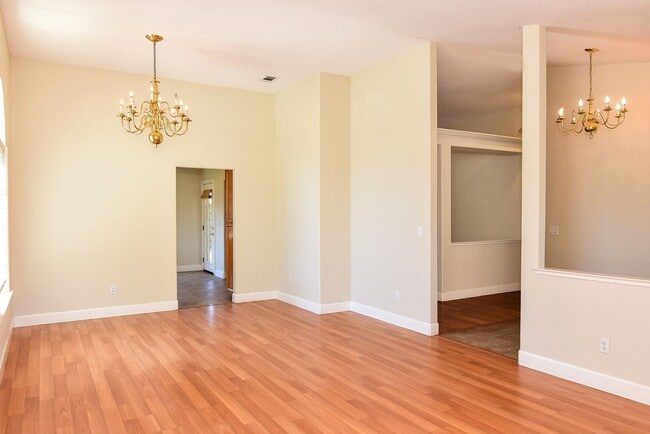 Photo - 485 Deer Creek Dr