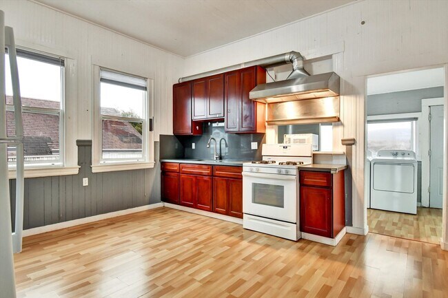 Photo - Three Bedroom House in Visitacion Valley
