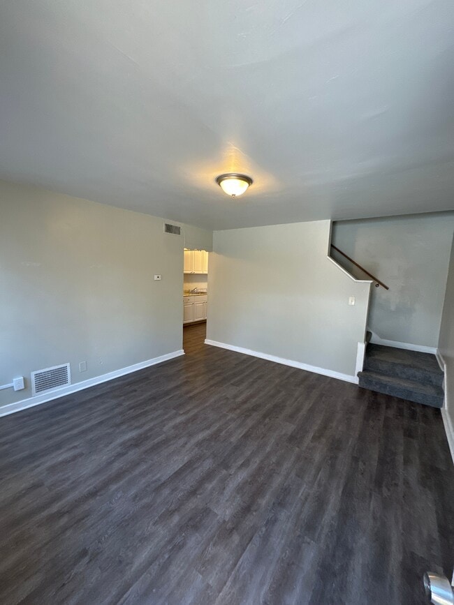 Photo - 122 Delaware Dr