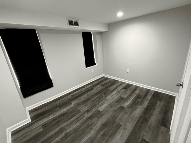 Photo - 1600 McHenry St