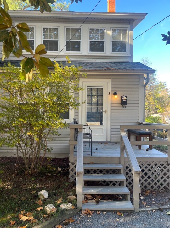 Building Photo - 310 N Bennett St Unit 3