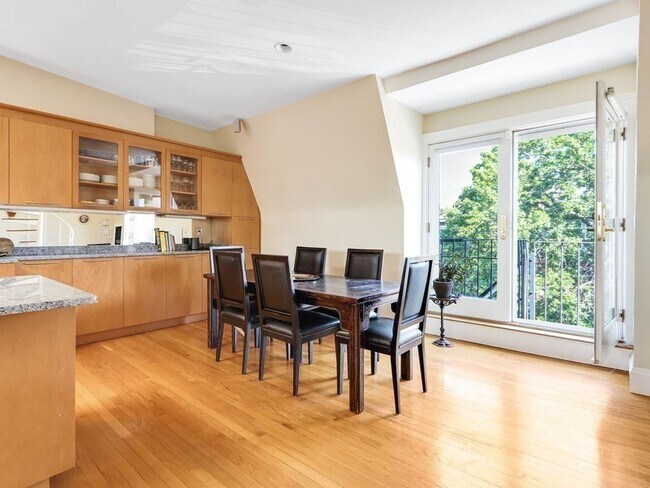 11 Concord Sq Unit 4