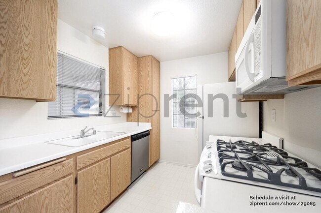 Photo - 10347 Azuaga St