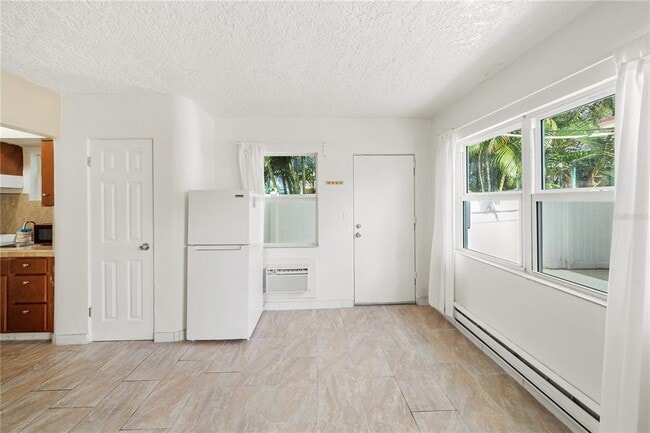 Photo - 901 3rd St N Unidad 2