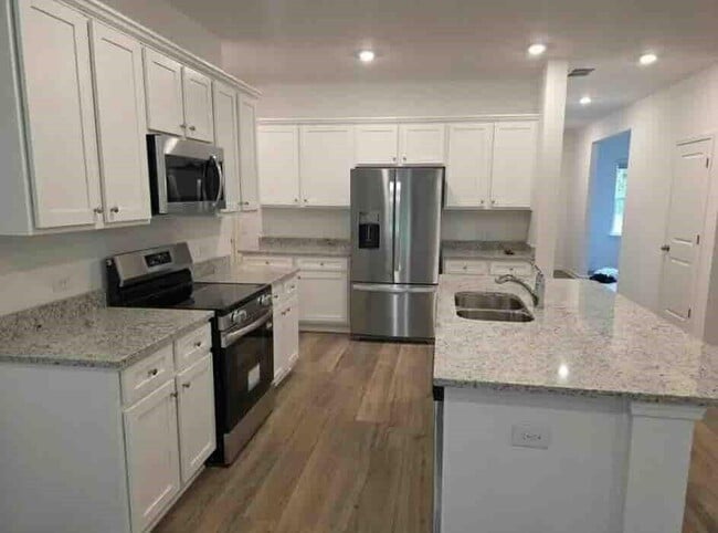 Photo - 372 Red Dragon Dr