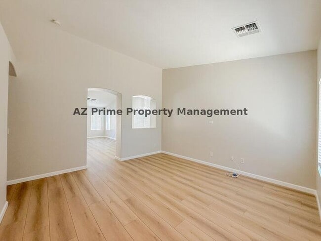 Photo - 11322 W Buchanan St