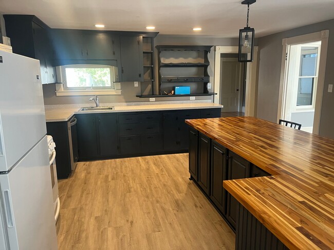 Photo - 459 Mill St Unit A