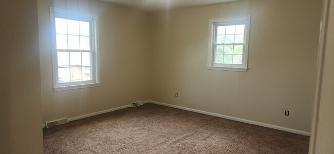 Building Photo - 201 Applewood Dr Unit Apt2