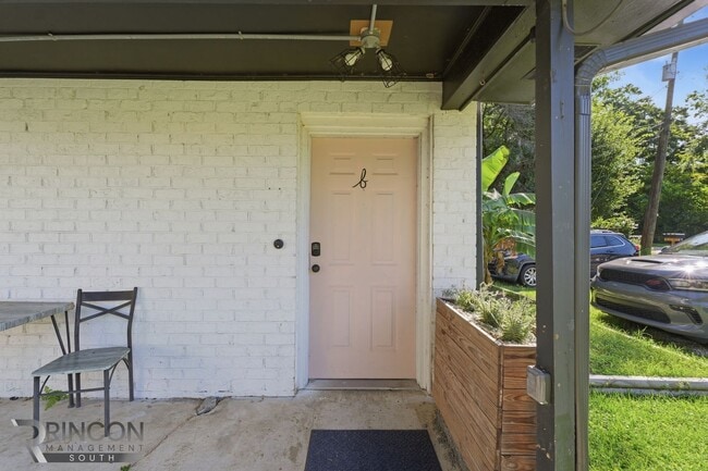 Photo - 4619 Jenkins Ave Unit B