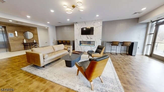 Photo - 1181 Morris Ave Unit 201