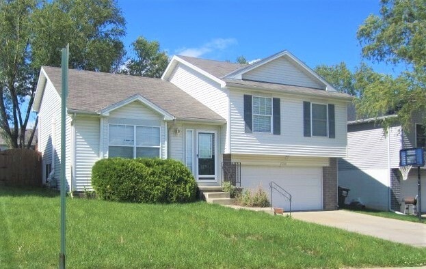 Building Photo - **Coming Soon** 8/1 Move in SW Omaha Charm... Rental
