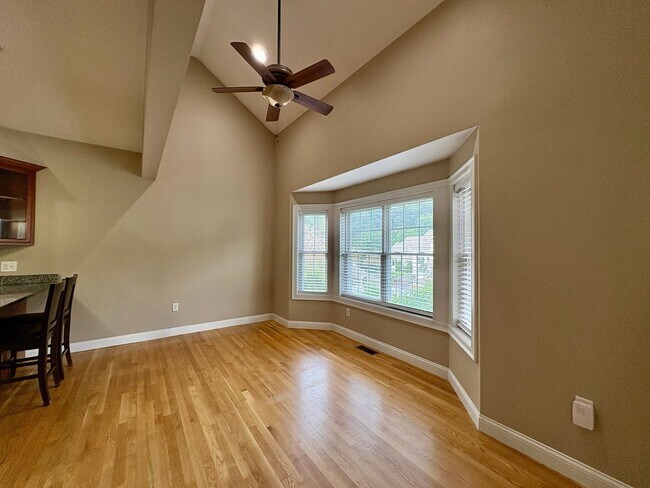 Photo - Charming 2-Bedroom Townhouse For Rent in L...