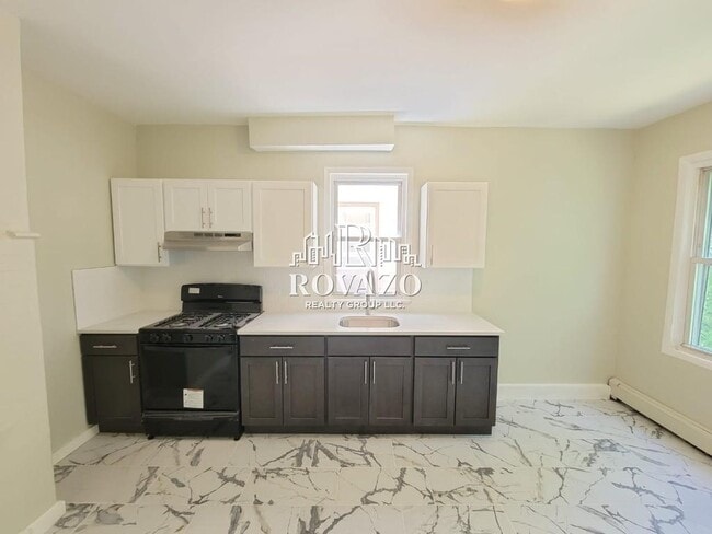 Building Photo - 525 21st St