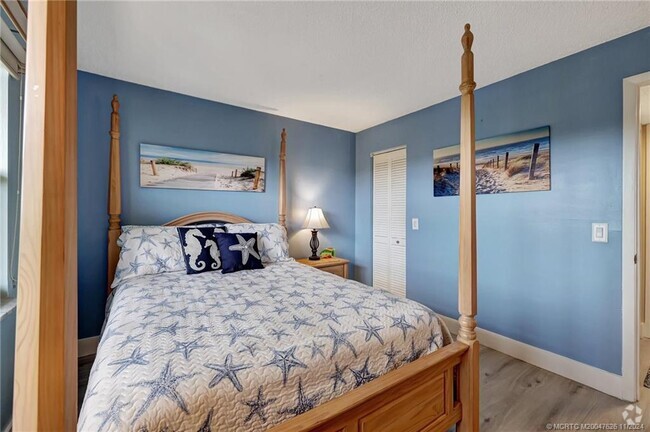 Building Photo - 7380 S Ocean Dr Unit 420 Rental