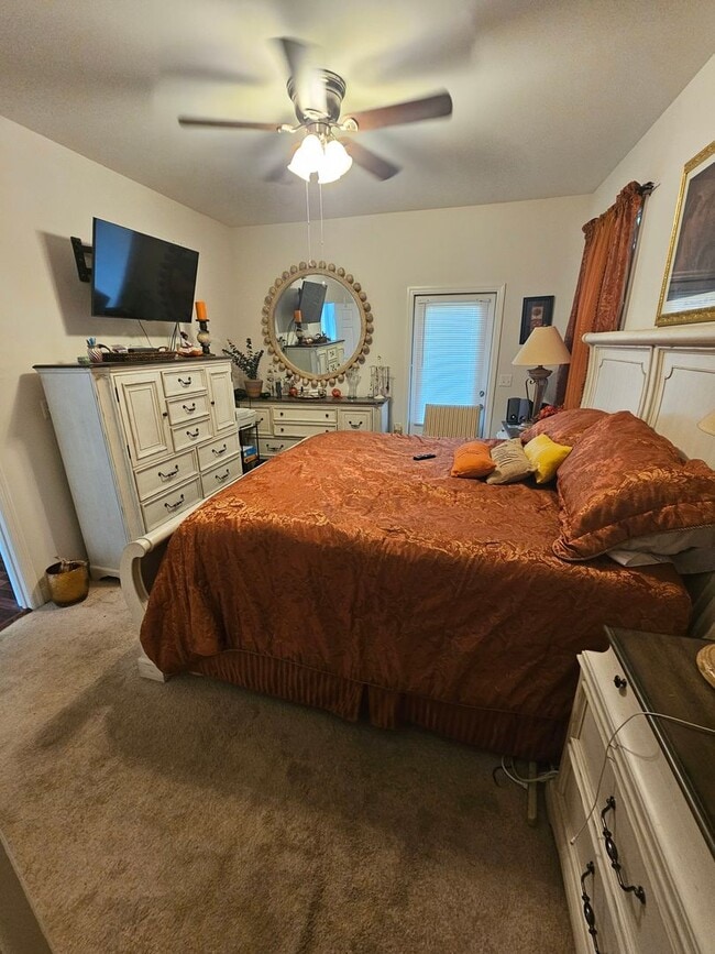 Photo - 3 bdrm 2.5 bath in downtown area
