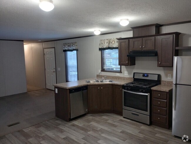 Building Photo - 2701 Huizenga St Rental