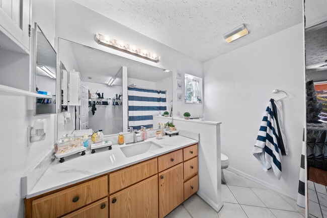 Photo - 5910 NW Bayou Ct