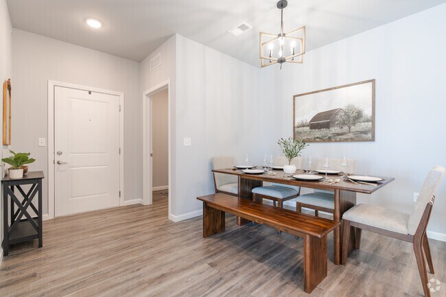 2BR, 2BA - 1,135SF - Dining Room