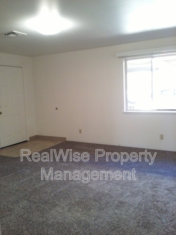 Photo - 2152 NW N Hill Dr Unidad A