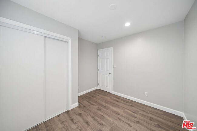 Photo - 1545 W 23rd St