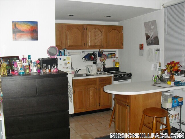 Building Photo - 61 S Huntington Ave Rental