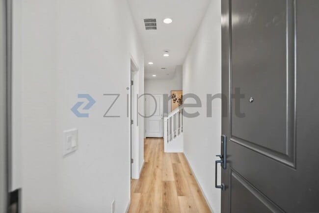 Photo - 6216 Diamond Wy