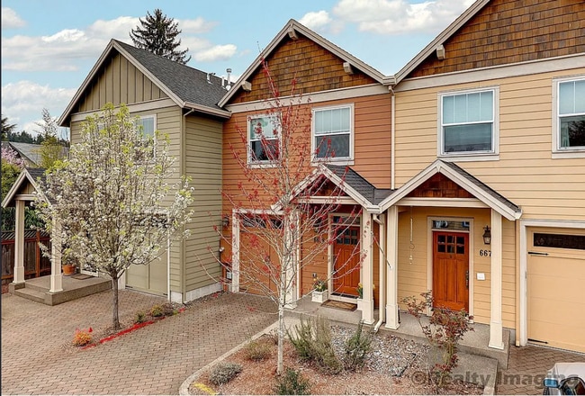 Building Photo - Fantastic 3 bedroom, 2 1/2 Bathroom Townhouse with Energy STAR Efficient Ratings in A Great Locat...