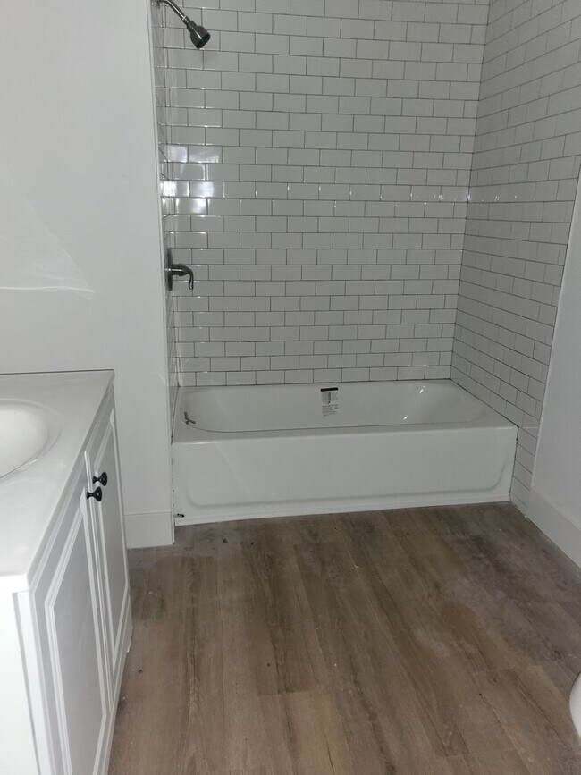 Photo - 3 BED 1 BATH