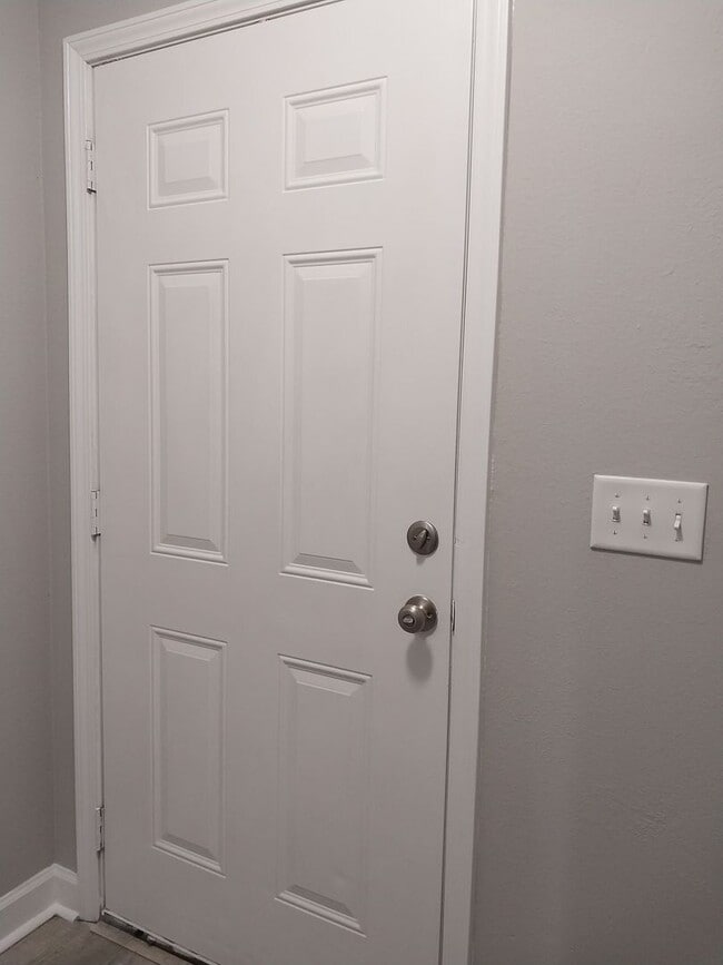 Photo - Gorgeous 3 Bedroom 2 Bath Townhome