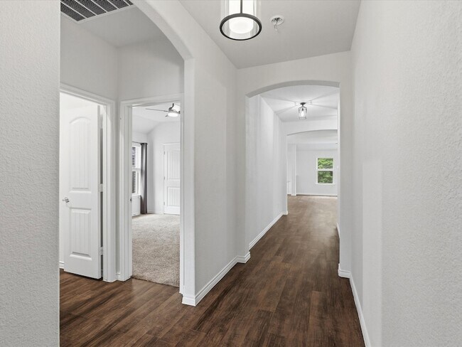 Photo - 2913 Megan St