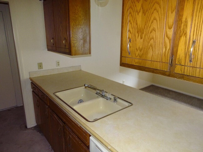 Photo - 2303 84th St