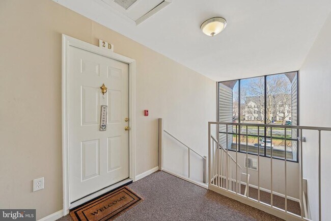 Building Photo - 2104 Whitehall Rd Unit 2B