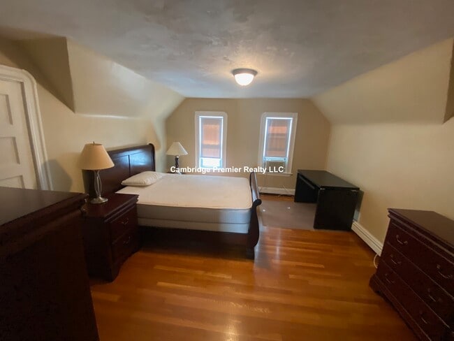Building Photo - 50 Lowden Ave Unit 3