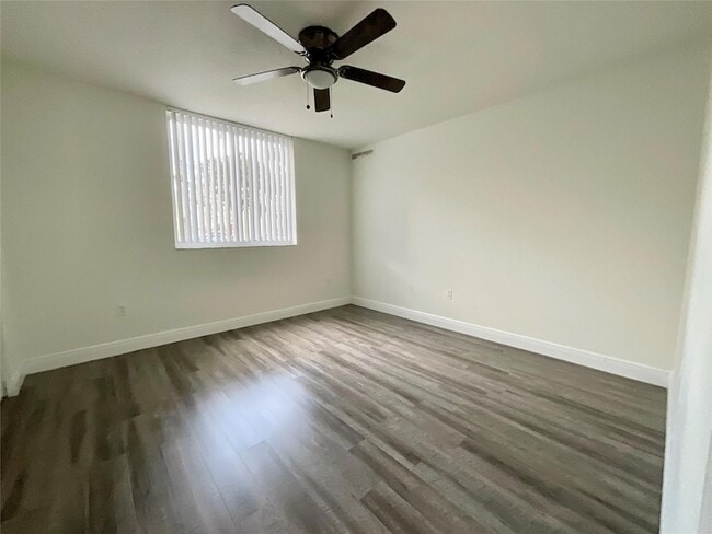 Photo - 17350 NW 68th Ave Unit 300-208