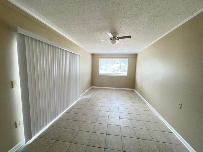 Photo - 121 Willard Rd NW