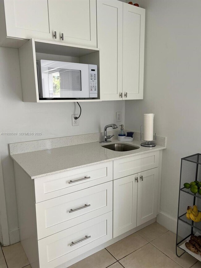 Photo - 120 NW 10th Ave Unit 4