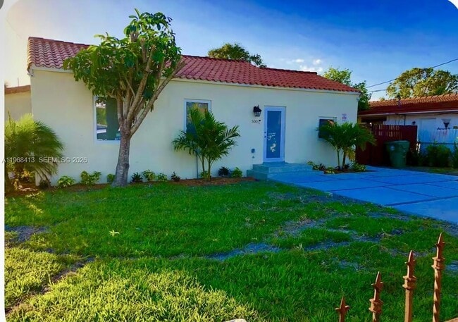 Building Photo - 500 NW 43rd Ct Unit 502