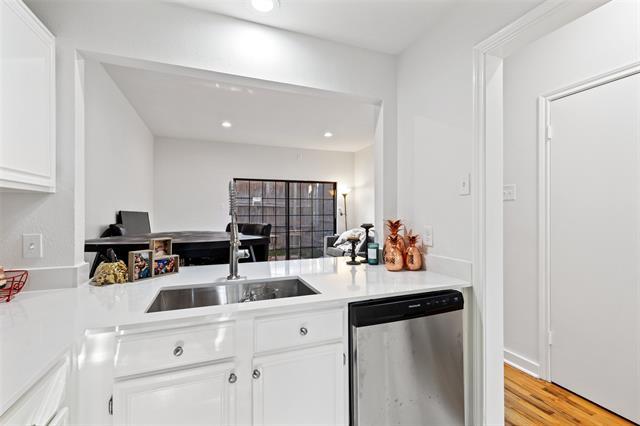 Photo - 4122 Wycliff Ave