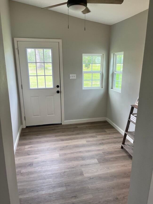 Photo - 1074 W Union Rd