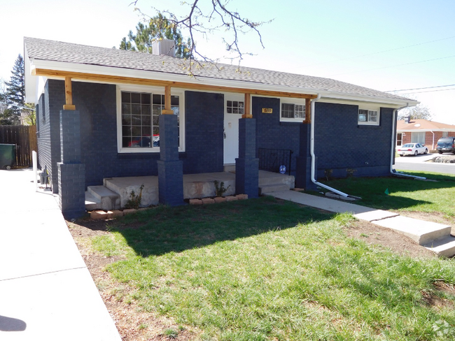 Building Photo - 1399 Scranton St Rental