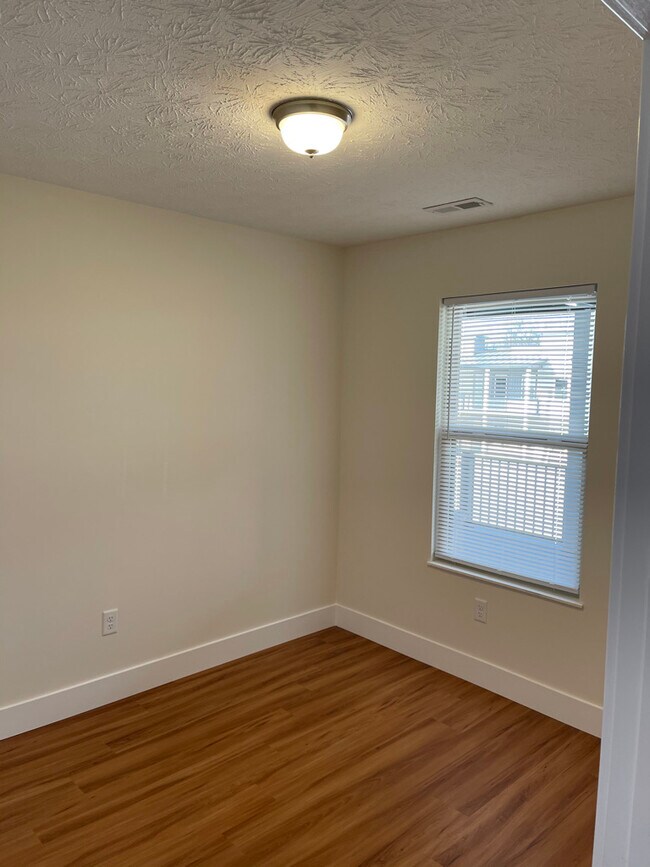 90 Courtyard Ln Townhome Townhome Rental in Amelia OH