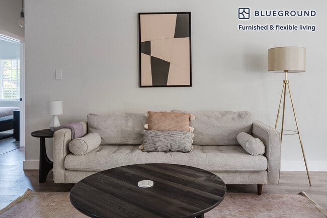 Photo - 1772 Eisenhower St Unidad FL0-ID1686