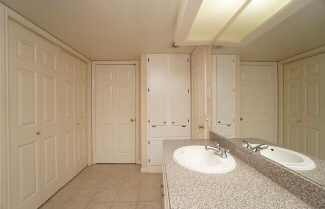 Photo - 3231 Allen Pkwy Unidad 2308